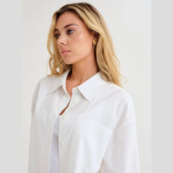 NWT Rumored - M - Ex-Boyfriend Oversized Button Up Shirt In White - Picture 2 of 7